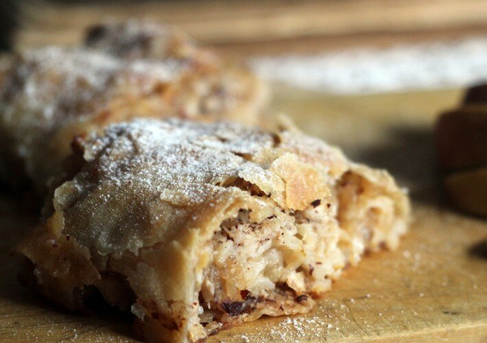 Apfelstrudel © The whitest cake